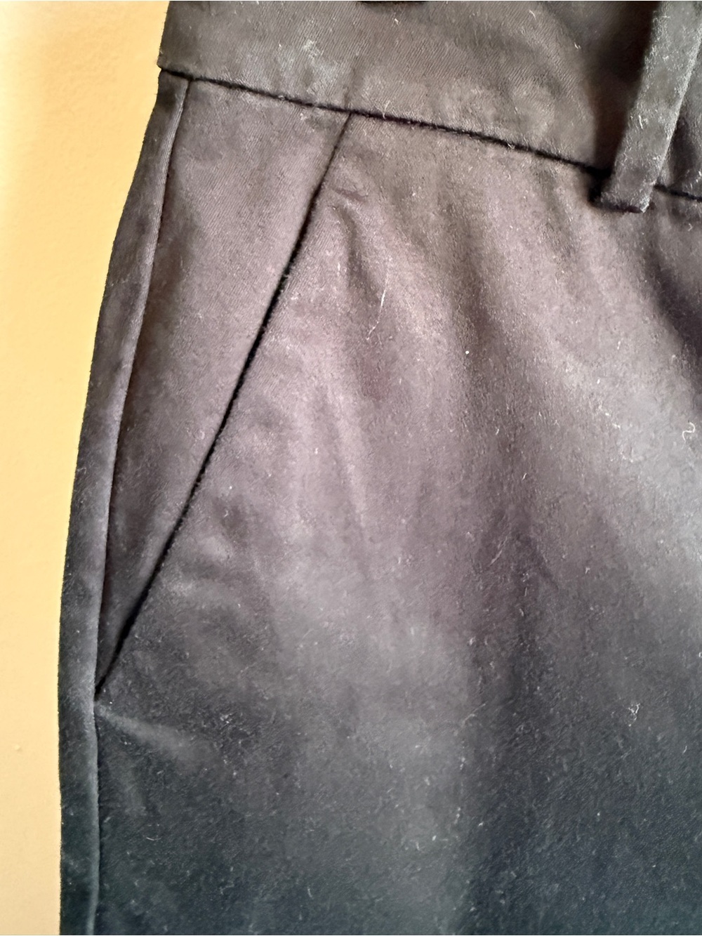 Lauren Ralph Lauren (LRL) Black Stretch Bermuda Shorts Sz 4 Gold Logo Button - Picture 7 of 11